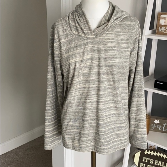 GAP Tops - Long Sleeve Gray Hoodie